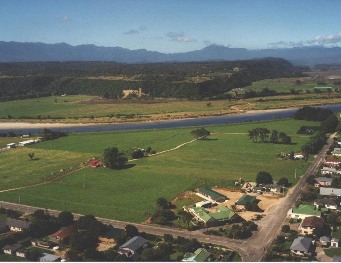 Karamea Village Hotel Extérieur photo